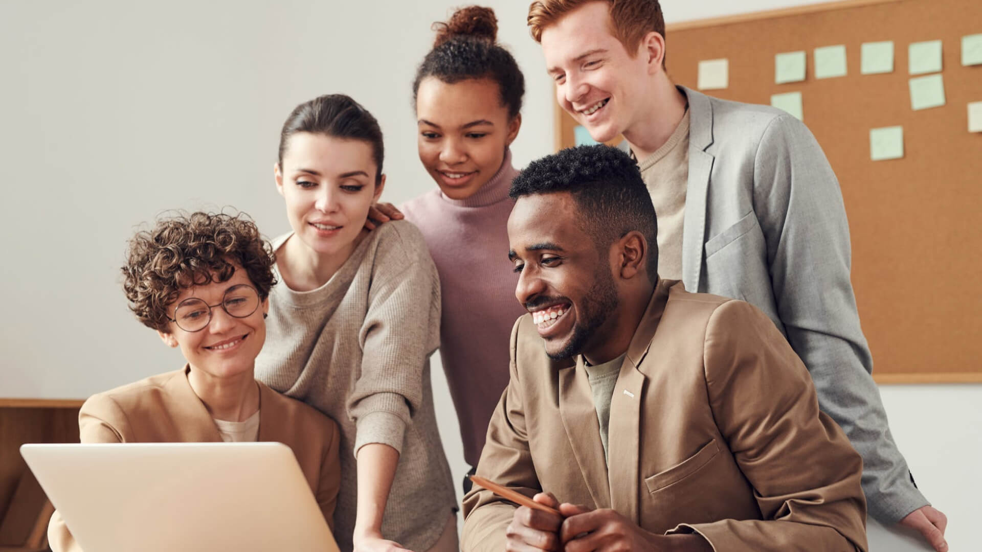 Équipe WebTazur – agence digitale à Liège spécialisée en SEO, UX et automatisation.