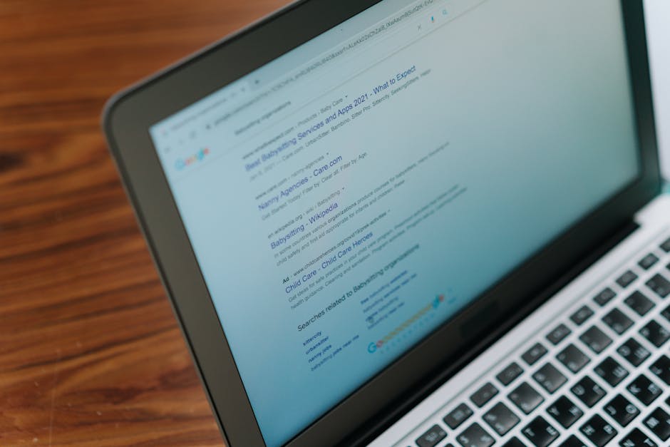 SEO – Améliorez votre visibilité sur Google Résultats de recherche Google affichés sur un écran, illustrant le SEO